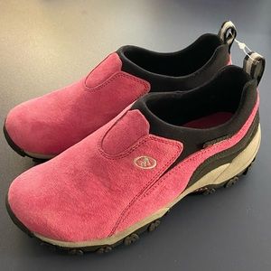 NEW girls hiking / outdoor shoes
